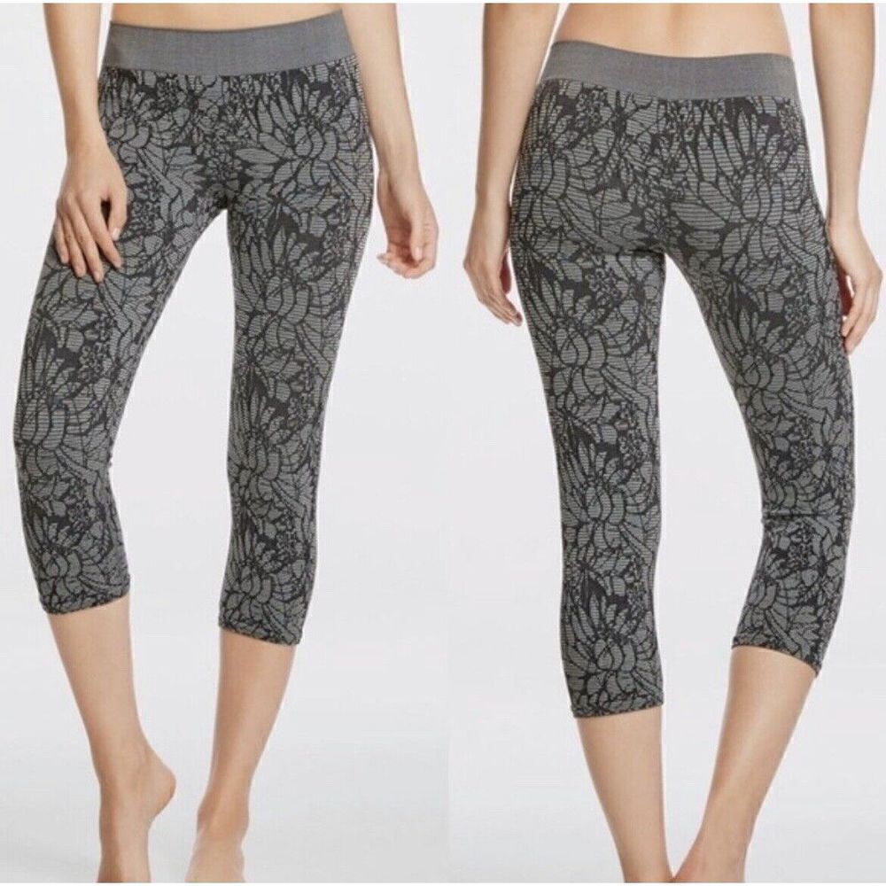 Fabletics Leggings Womens Small S Sebastian Grey Floral Crop Seamless
